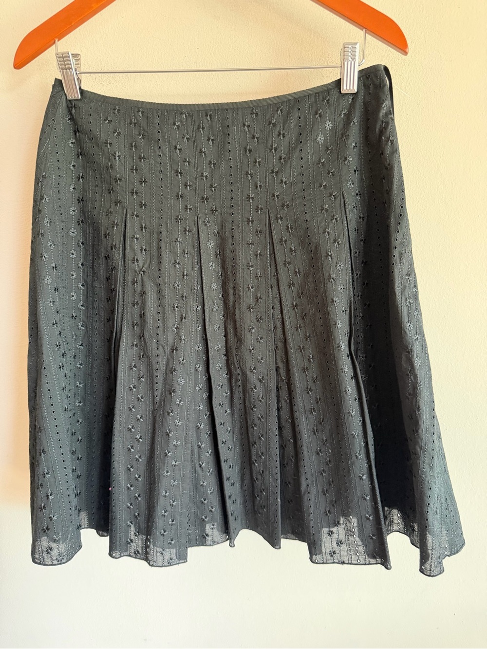 Alfani Petite Black Eyelet Cotton Pleated A-Line Skirt Size 6P Floral Embroidery
